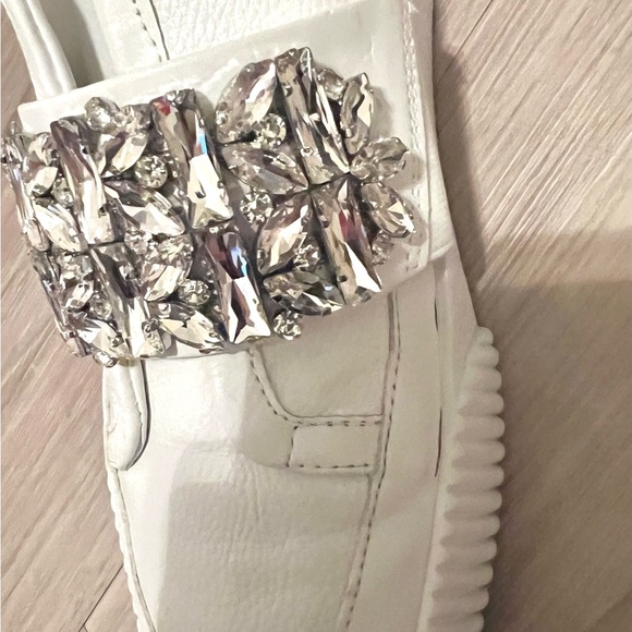 Karl Lagerfeld Paris Women`s Jules G21 Embellished White Sneakers Size 8.5M